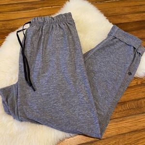 Lululemon on the fly pant